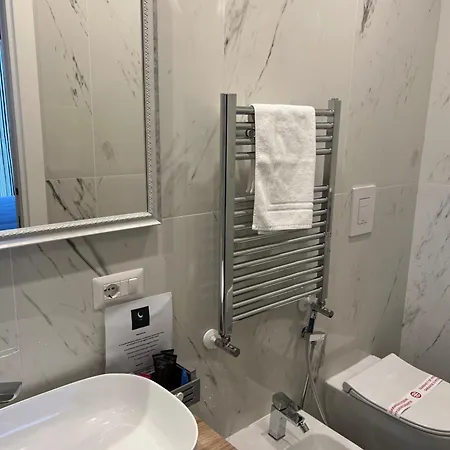 Sole Luxury 4* Neapol